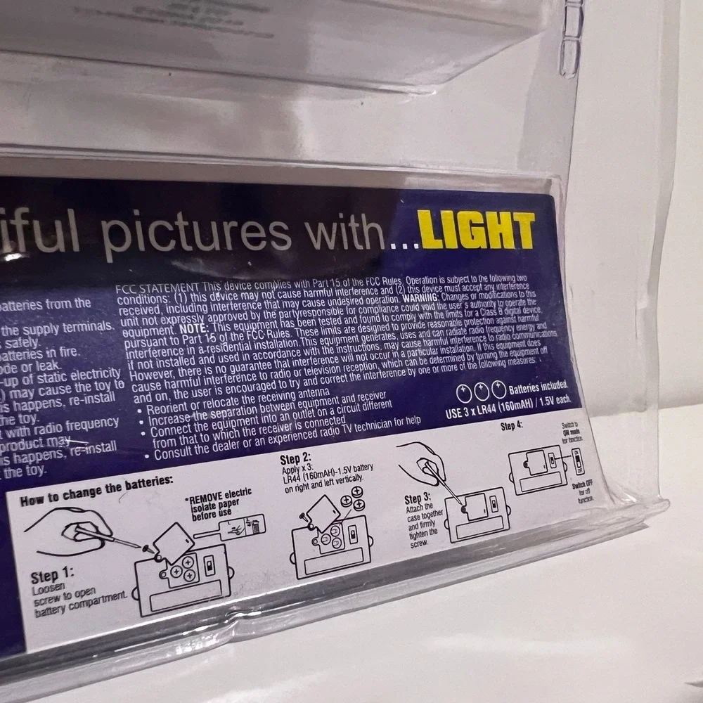 World's Smallest Lite‎ Brite Retro Light Up Toy Peg Board 150 Pegs 15 Sheets